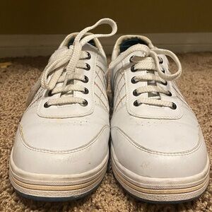 Bugarri Hidden Lift Elevator Sneakers - EU 42 US 9 - White - 2” Height Increase